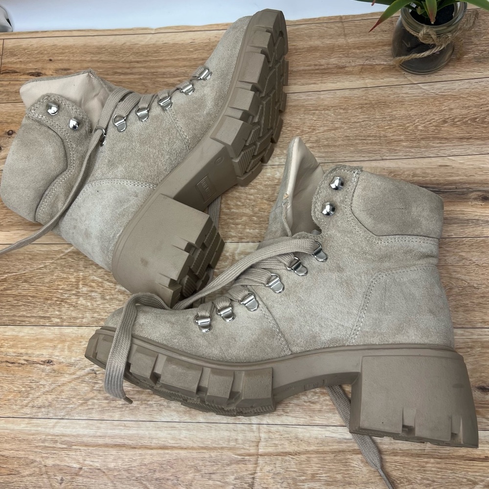 Steve Madden Hint Lace Up Boot sz 8